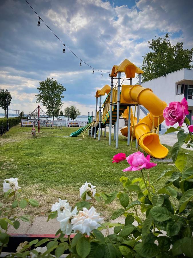 Voila Mamaia Hotel Eksteriør billede