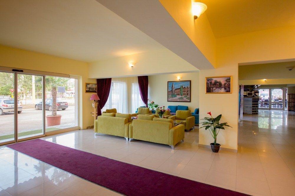 Voila Mamaia Hotel Eksteriør billede