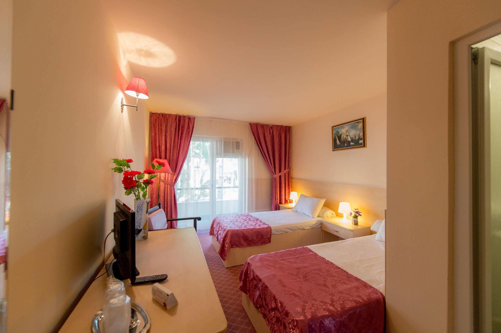 Voila Mamaia Hotel Eksteriør billede